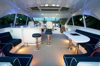 Show Boat -   Flybridge